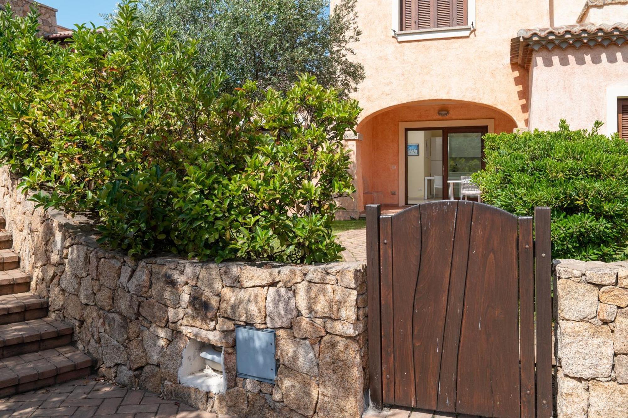 Villaggio Perlacea - Your House In Sardinia Golfo Aranci Exteriör bild